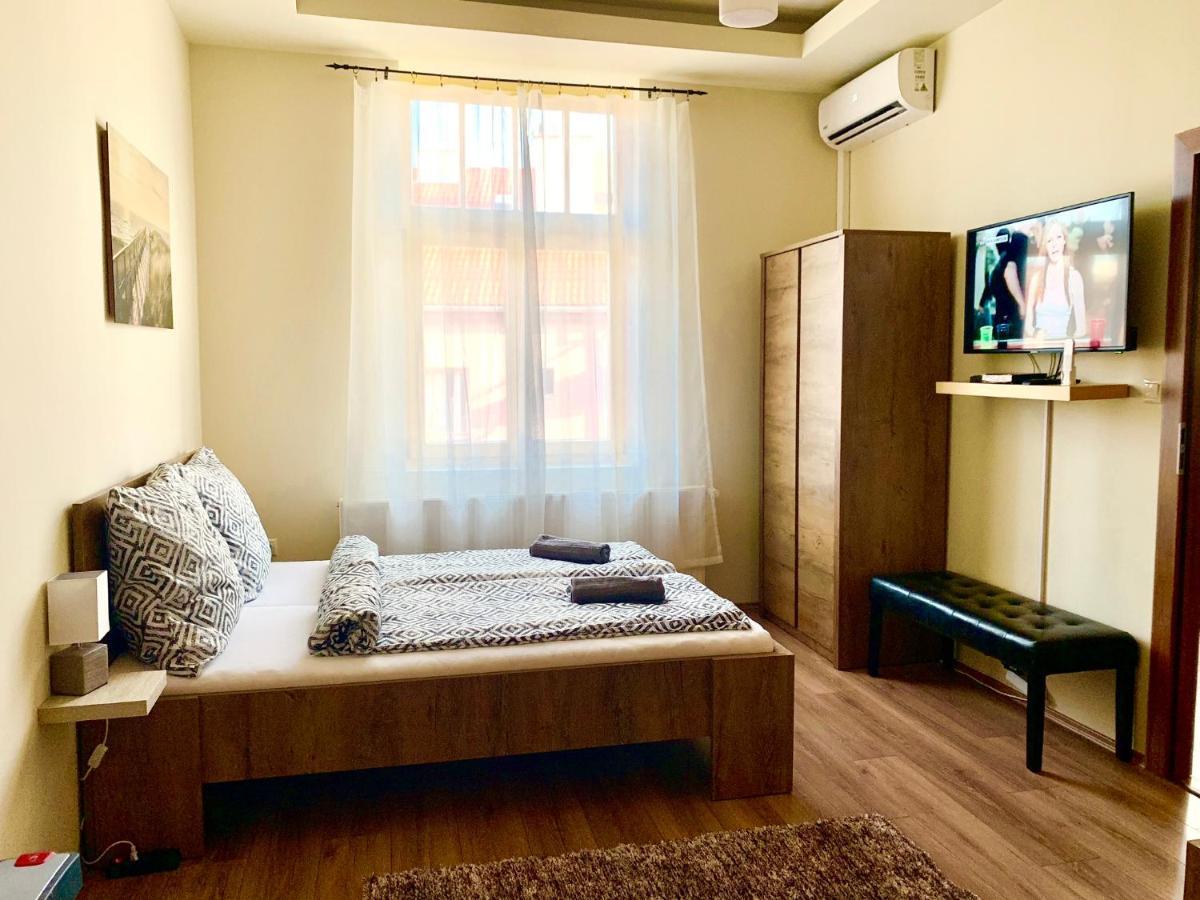 A Vendeghaz Hotel Miskolc Buitenkant foto