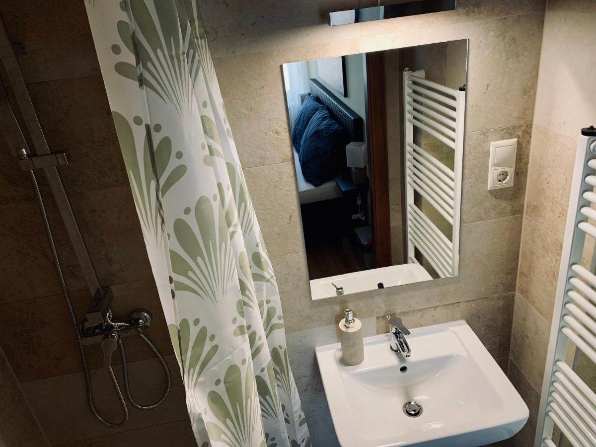 A Vendeghaz Hotel Miskolc Buitenkant foto