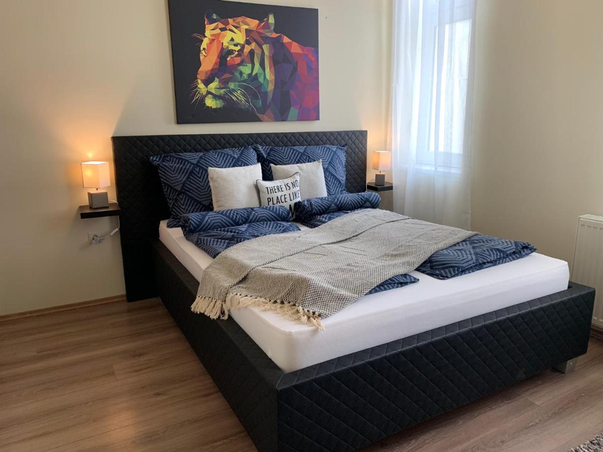 A Vendeghaz Hotel Miskolc Buitenkant foto