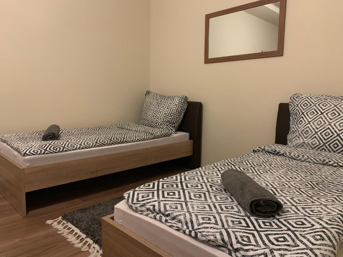 A Vendeghaz Hotel Miskolc Buitenkant foto