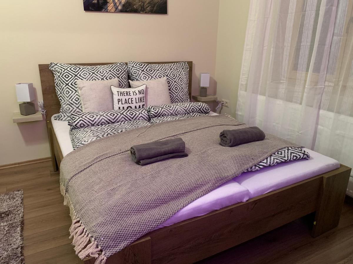 A Vendeghaz Hotel Miskolc Buitenkant foto