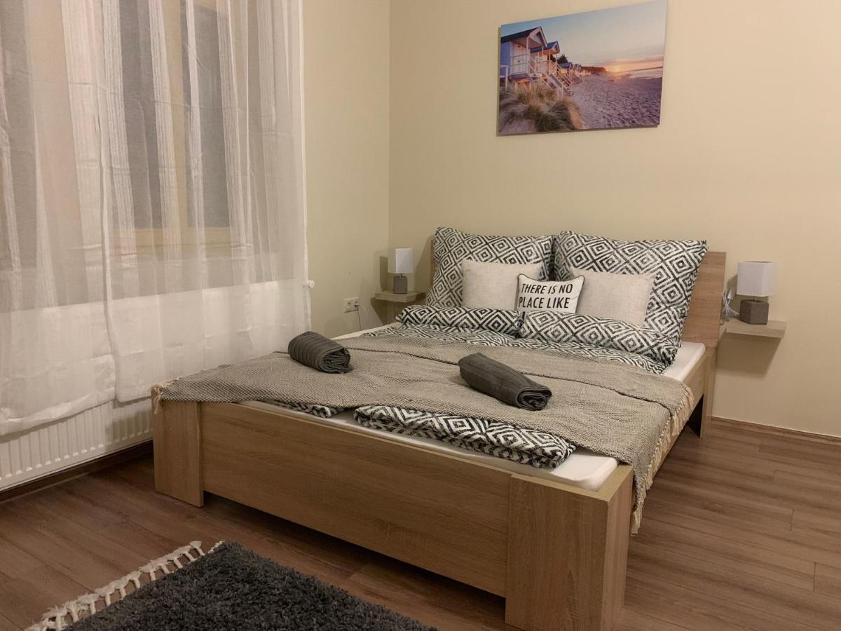 A Vendeghaz Hotel Miskolc Buitenkant foto