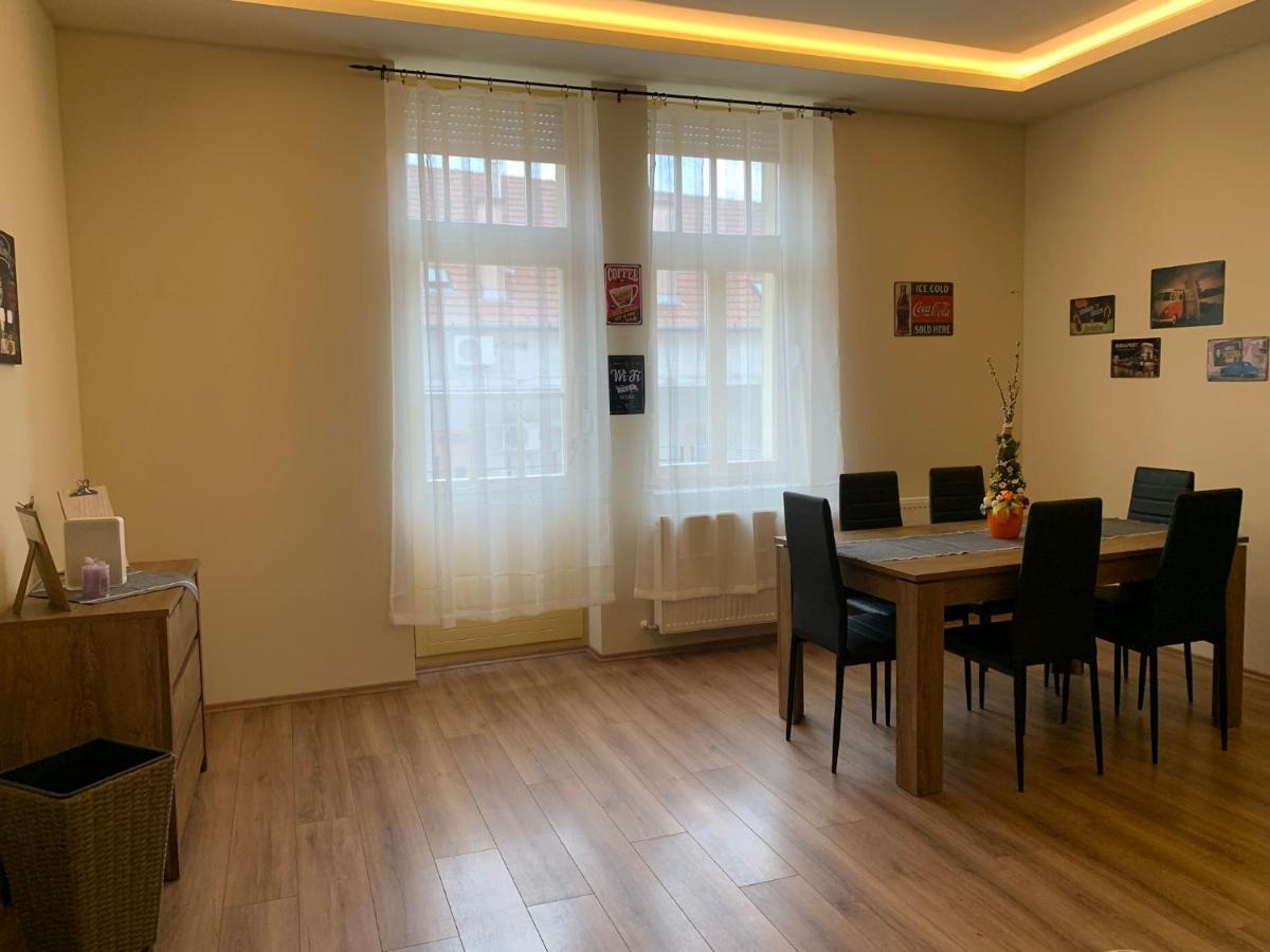 A Vendeghaz Hotel Miskolc Buitenkant foto