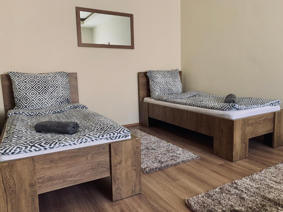A Vendeghaz Hotel Miskolc Buitenkant foto